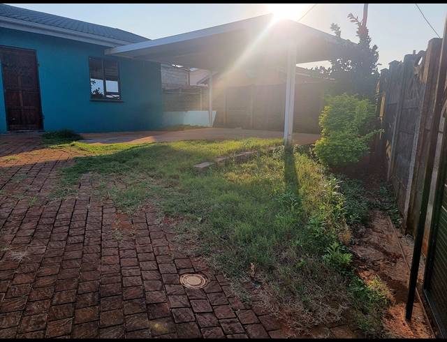 2 BEDROOM HOUSE TO LET IN UMHLATHUZE